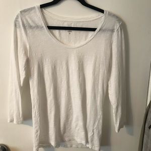 3/4 length tee shirt🤍